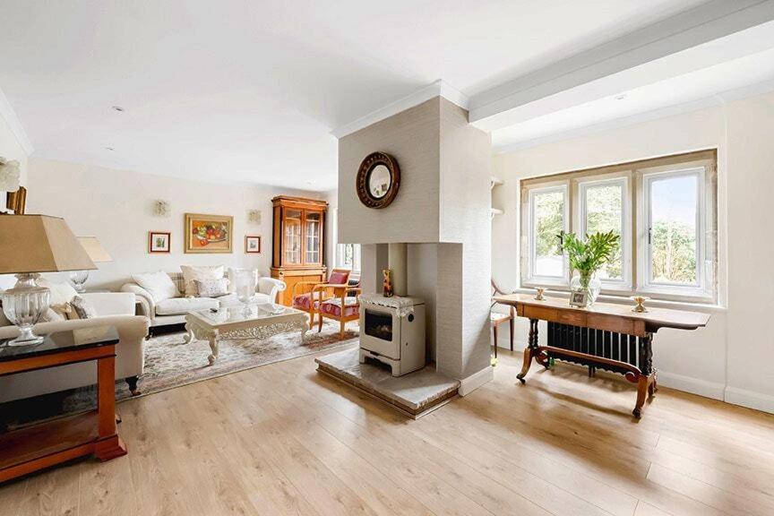 Winchcombe House | 3 The Coates