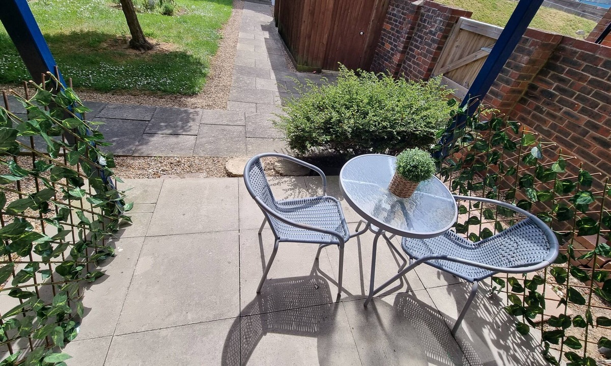 Burnham-on-Crouch Apartment | 360 Serviced Accommodations - Waterfront Retreat - Modern Apartment