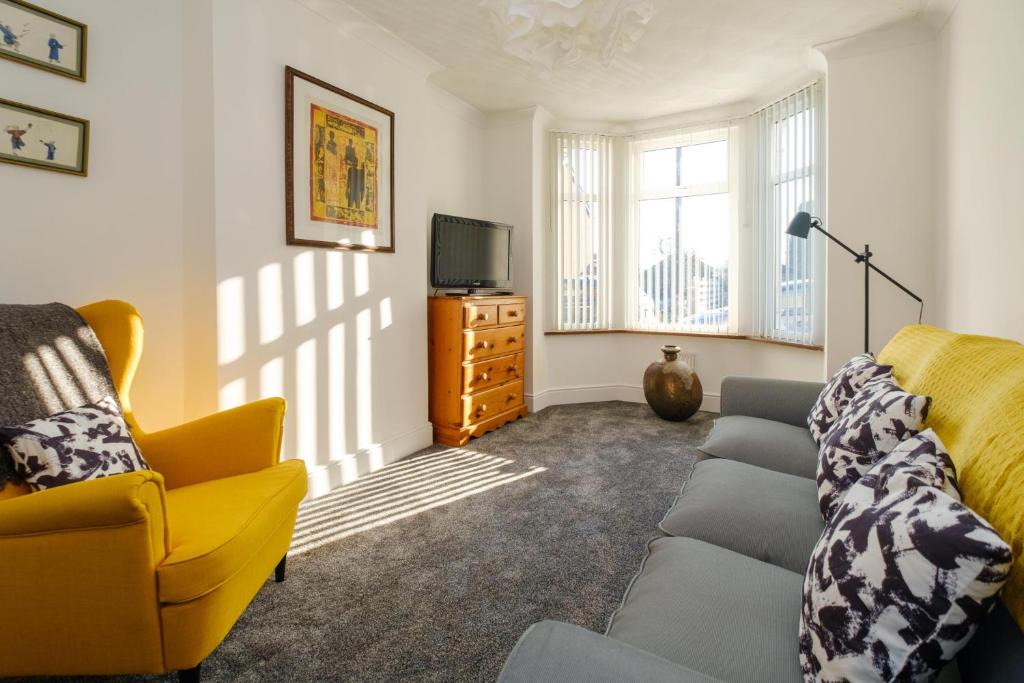 Leiston House | 39 Carr Avenue - Aldeburgh Coastal Cottages