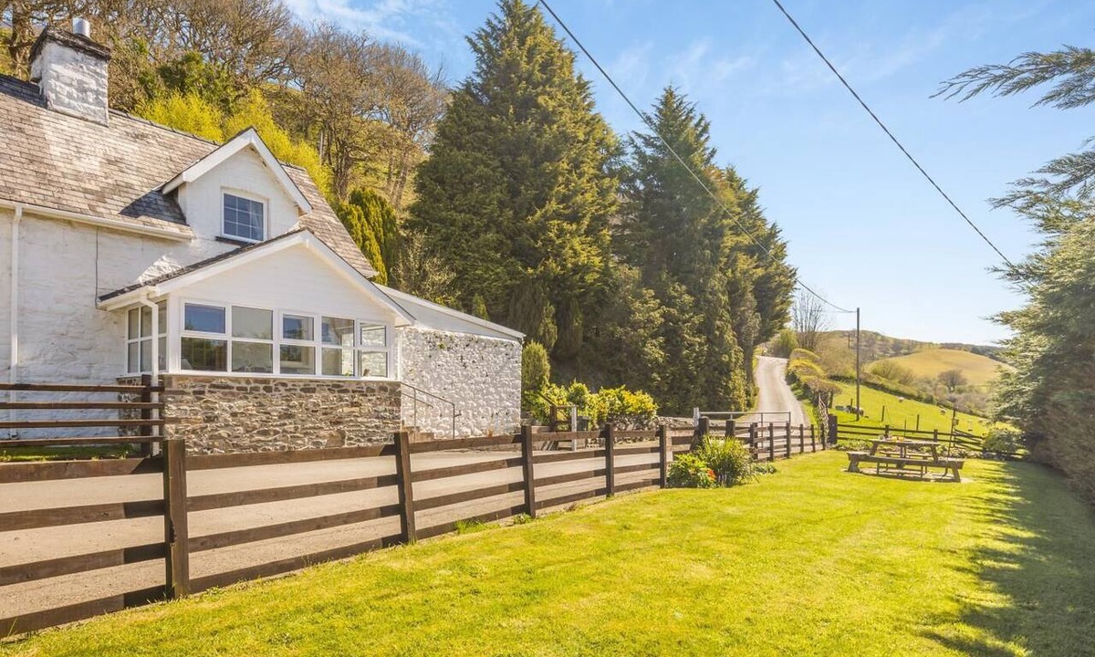 Builth Wells Cottage | 4 Bed in Builth Wells (oc-t38238)