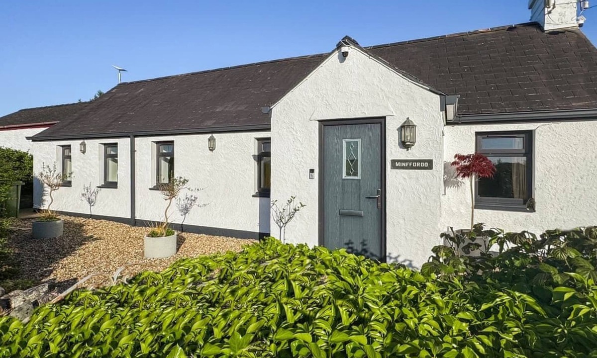 Ty Croes Cottage | 4 Bed in Dothan, Ty Croes (oc-m44701)