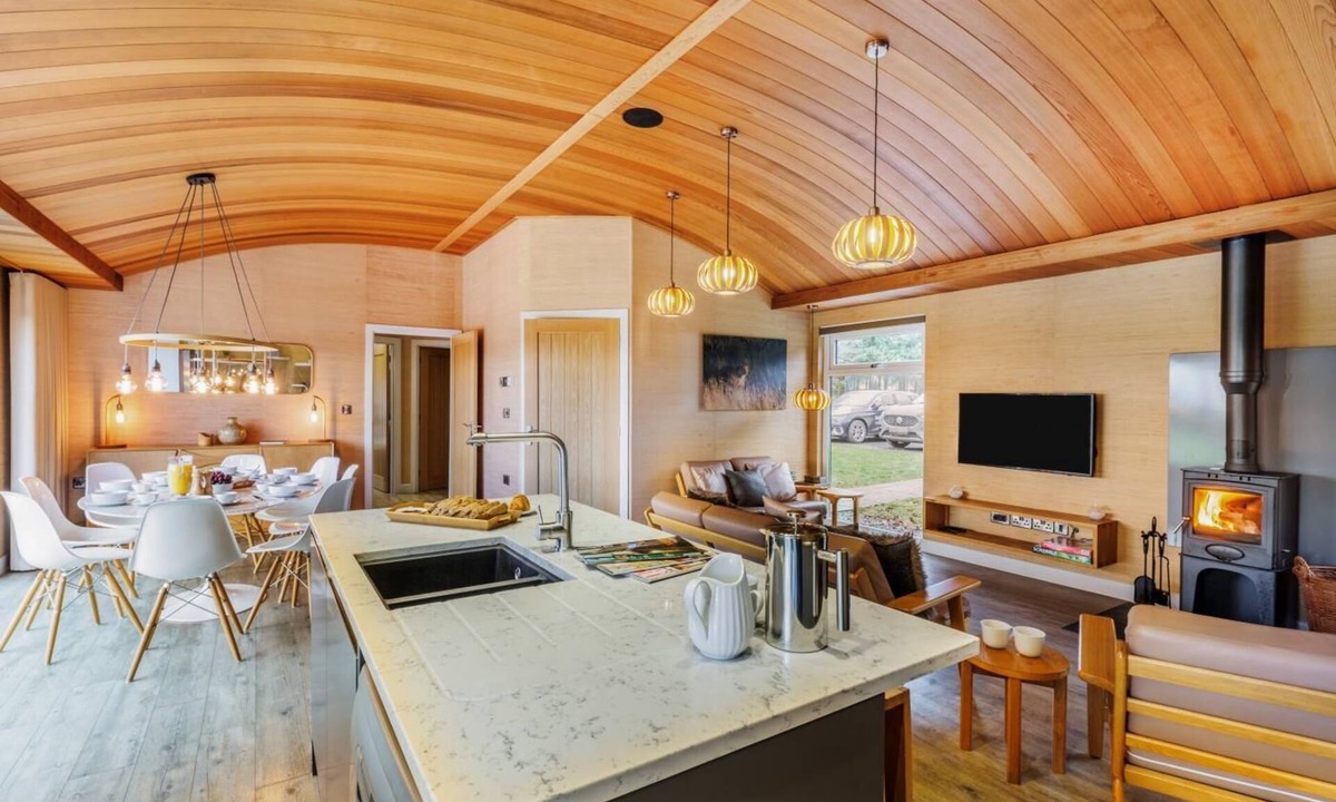 Llansantffraid-ym-Mechain Ski Chalet | 4 Bed in Llansanffraid (oc-p30384)