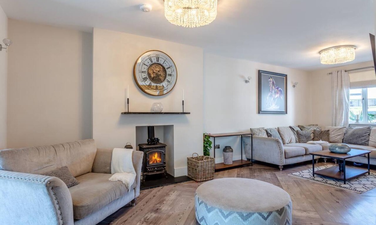 Torrington Cottage | 4 Bed in Torrington (oc-m45332)