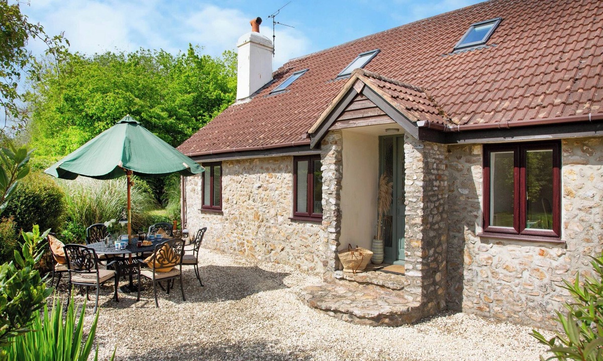 Cullompton Cottage | 4 bedroom accommodation in Blackdown Hills, near Culmstock