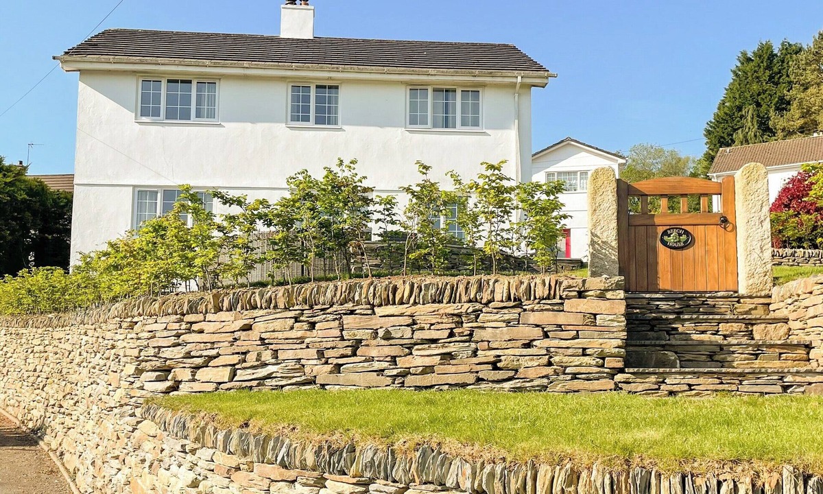 Latchley Cottage | 4 bedroom accommodation in Latchley, near Callington