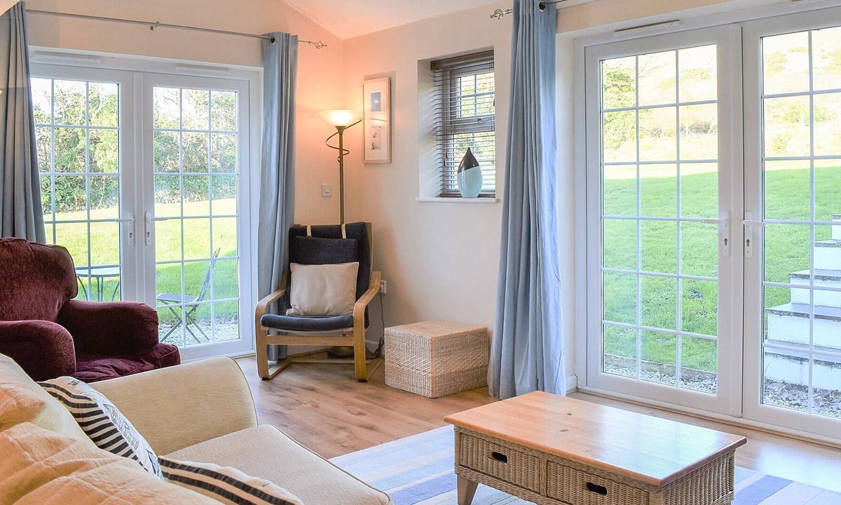 High Street Cottage | 4 bedroom accommodation in Lanjeth, near St Austell