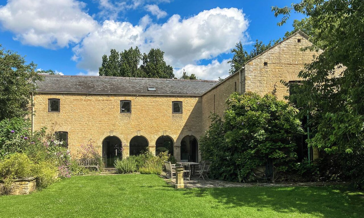 Stamford Cottage | 4 bedroom accommodation in Stamford, Lincolnshire