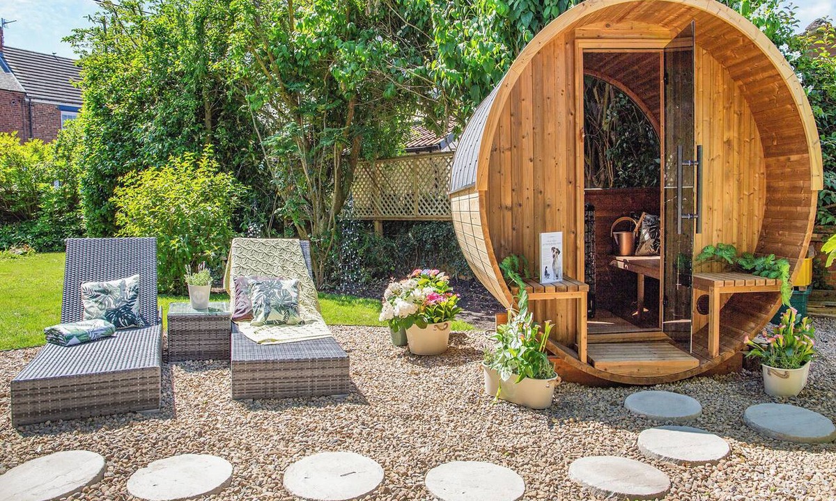 Coxhoe Cottage | 4 bedroom accommodation in Coxhoe, nearby Durham