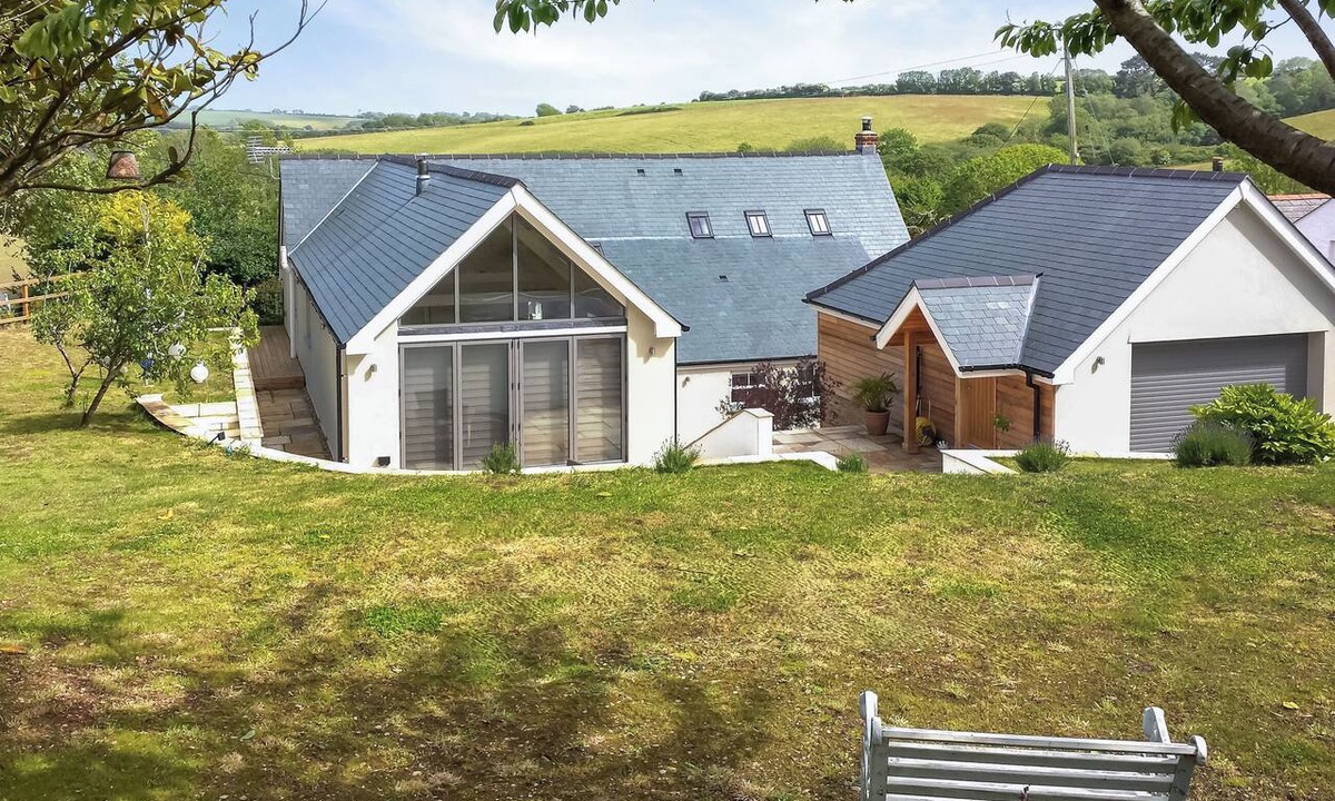 St. Just in Roseland Cottage | 4 bedroom accommodation in St Just-in-Roseland, near St Mawes