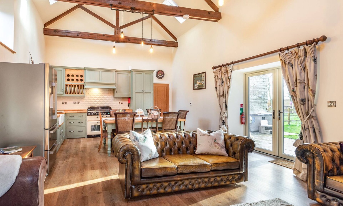 Welby Cottage | 4 bedroom accommodation in Dorrington, near Lincoln