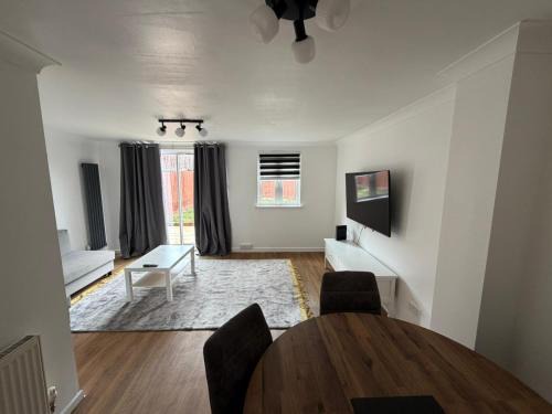 Rushden Apartment | 4 The Laurels