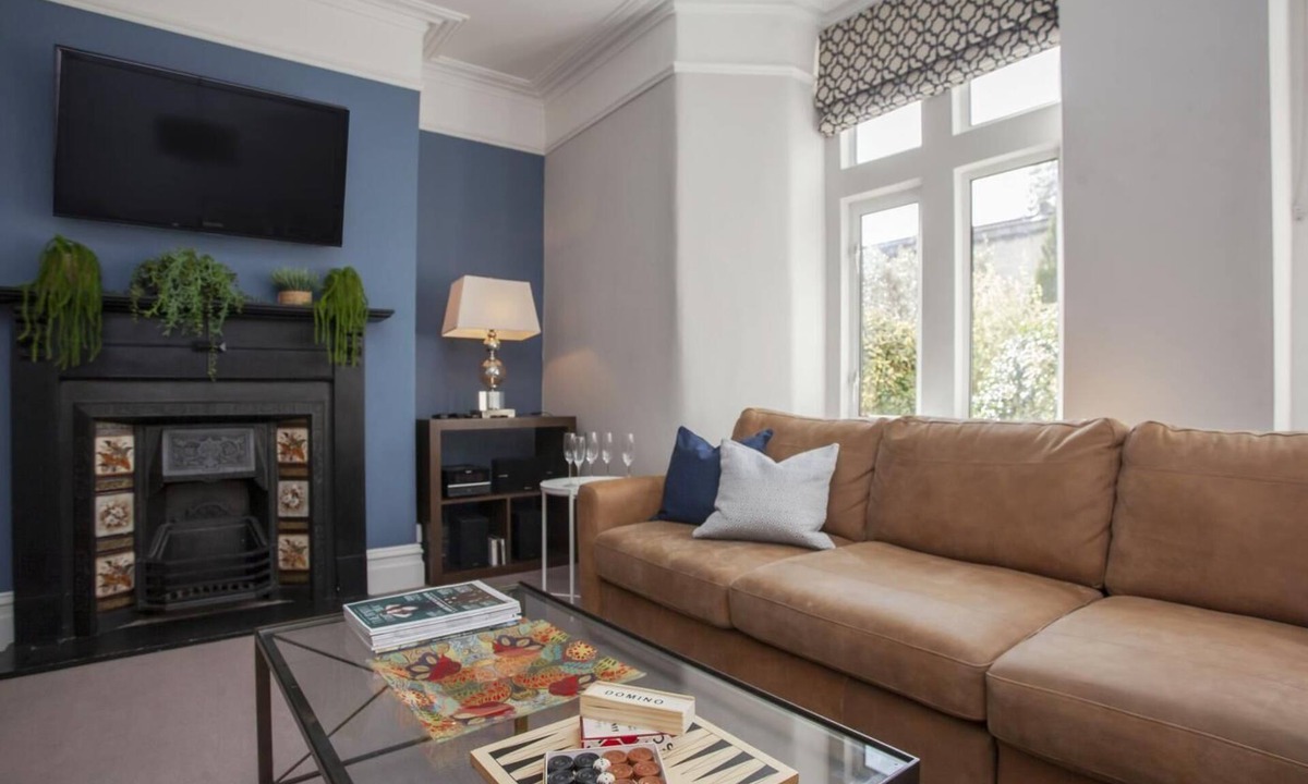 Upper Town Cottage | 5 Bed in Bath (oc-bhr41)