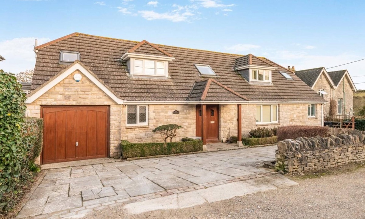 Langton Matravers Cottage | 5 Bed in Langton Matravers (oc-p33853)