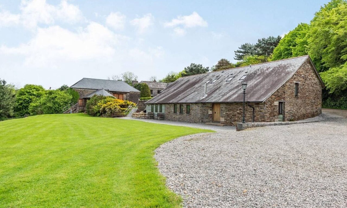Mary Tavy Cottage | 5 Bed in Okehampton (oc-wagol)