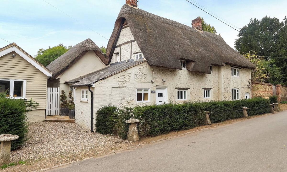 Lambourn Cottage | 5 bedroom accommodation in Hungerford
