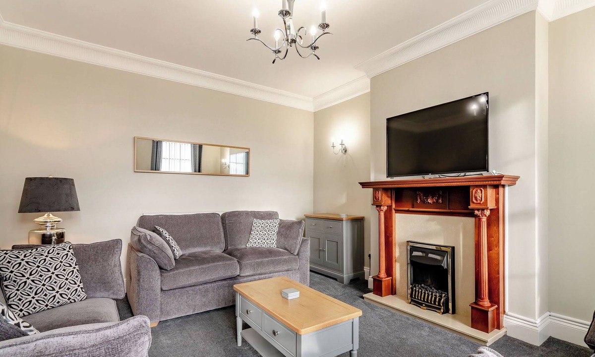 Driffield Cottage | 5 bedroom accommodation in Nafferton, near Bridlington