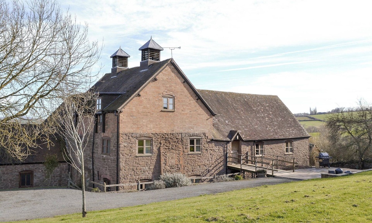 Bromyard Cottage | 5 bedroom accommodation in Bromyard, near Malvern Hills