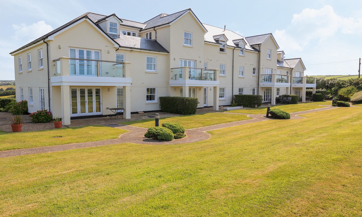 Thurlestone Cottage | 5 Thurlestone Beach, THURLESTONE