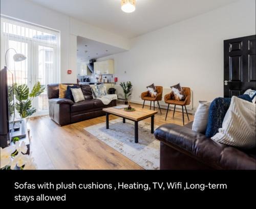 Birmingham Apartment | 5 Very Large Kingsize Bedrooms House