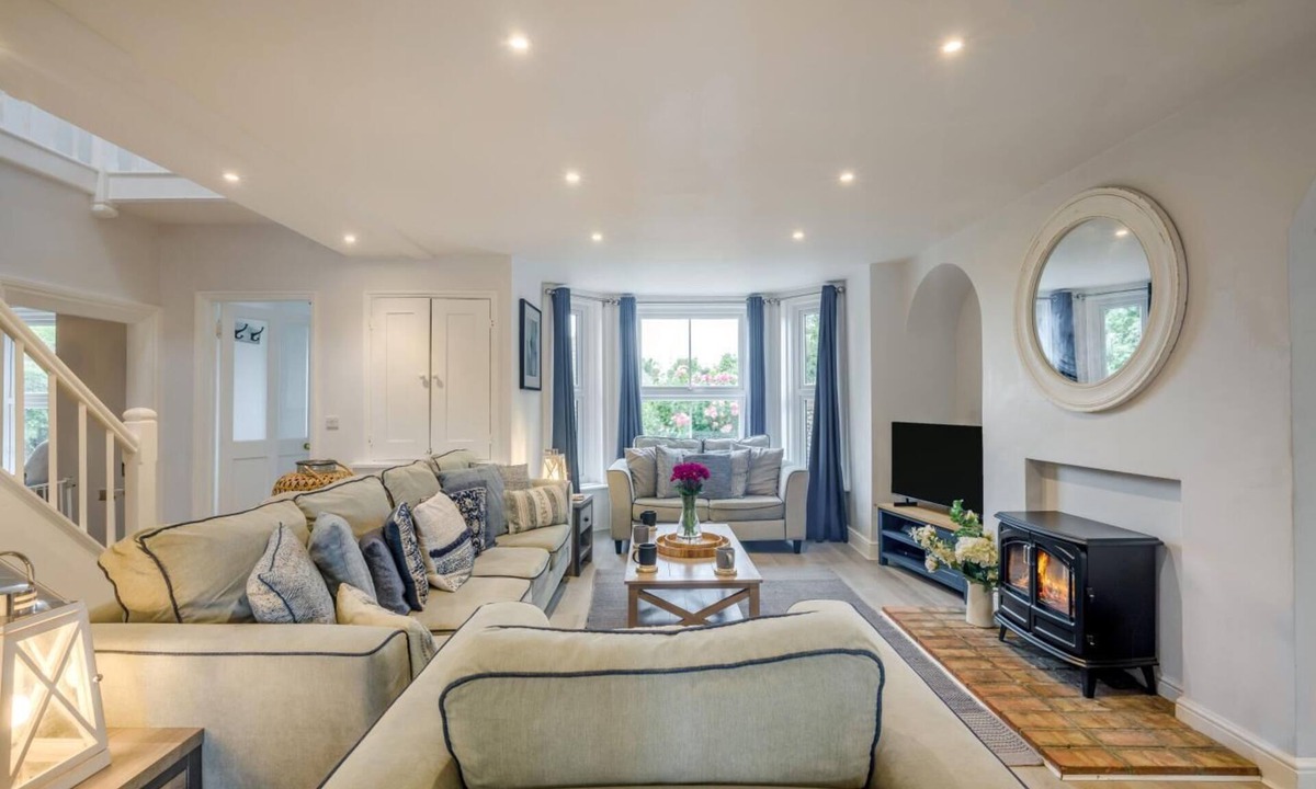 Bacton Cottage | 6 Bed in Bacton (oc-2316)
