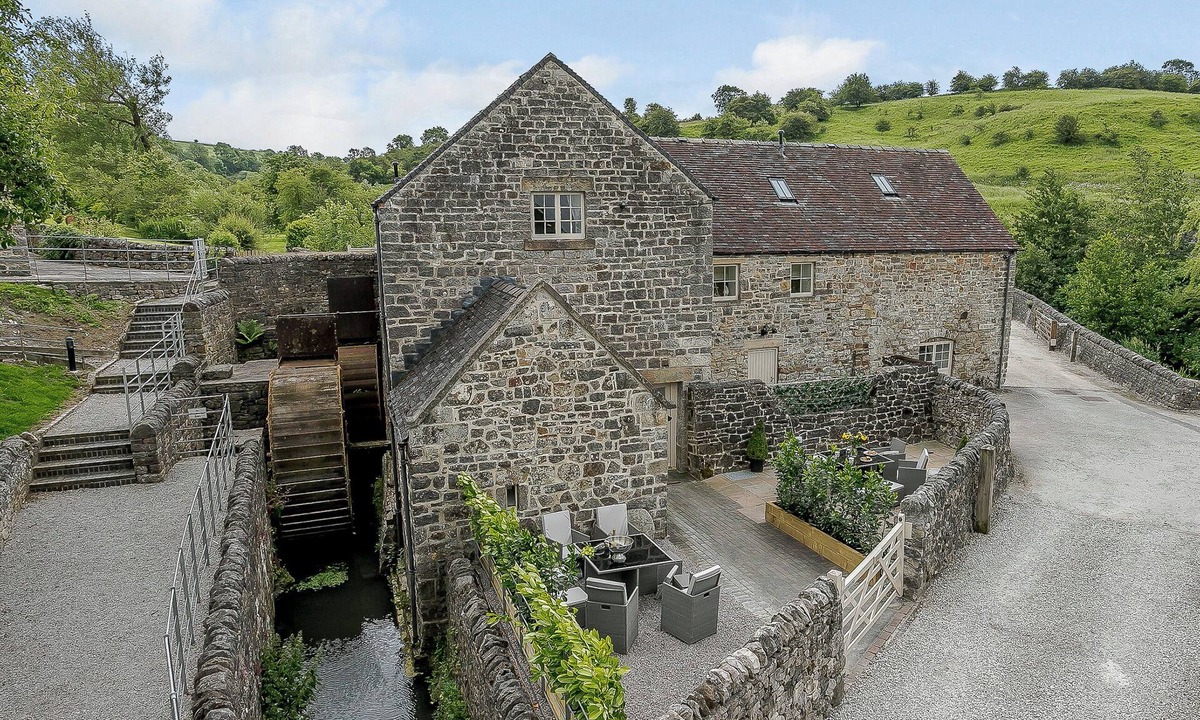 Bradbourne Cottage | 7 bedroom accommodation in Bradbourne, near Ashbourne