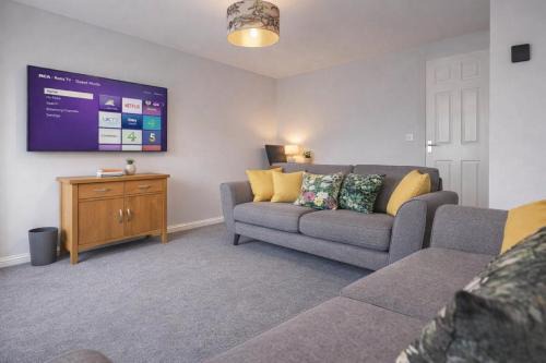 Newton Aycliffe House | 7 Single Beds perfect for work groups or families