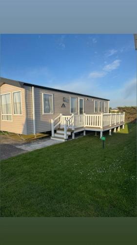 Brean Resort | 8 berth caravan Spinney Way Unity Beach Brean Somerset no pets
