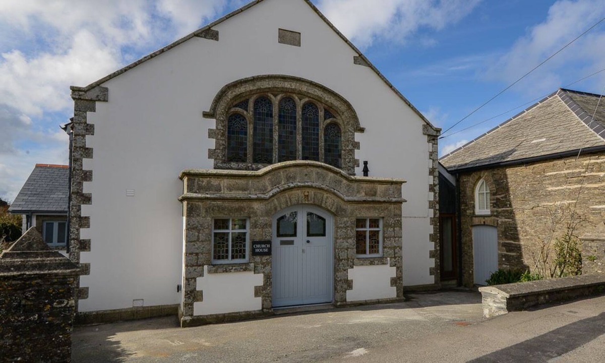 St Merryn House | A beautifully converted former chapel in St Merryn