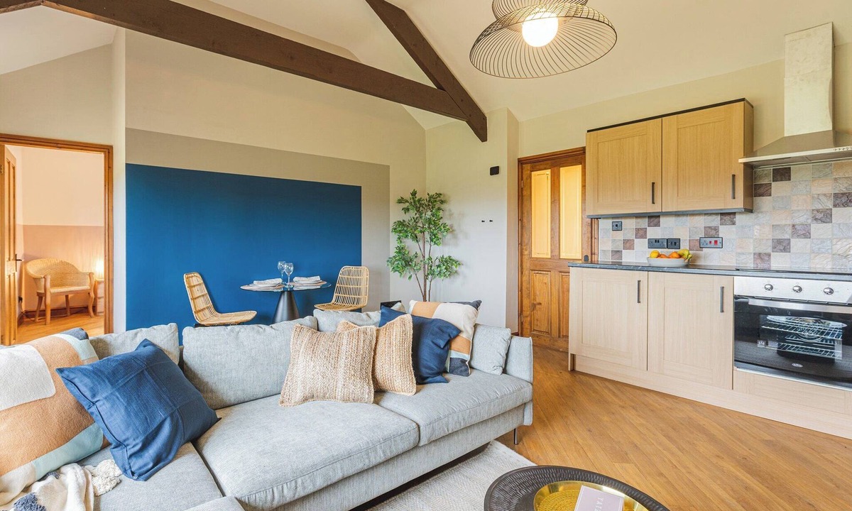 Dwyran Cottage | A bright, cosy one bedroom cottage with underfloor heating.