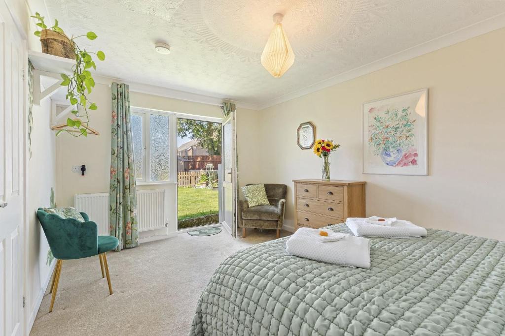 Saint Clears House | A convenient 2 bed annexe - dog friendly with parking