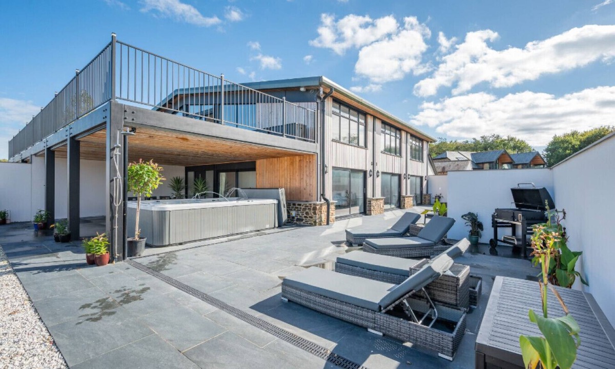 Pancrasweek House | A premier conversion offers a masterclass in high-end coastal living.