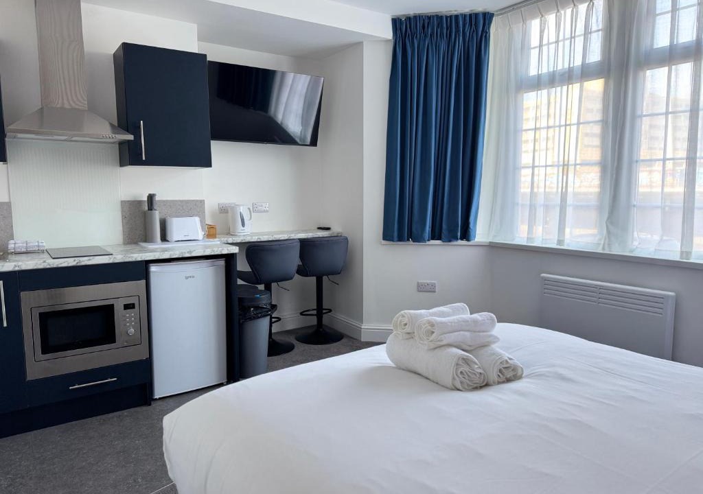 Riverside Apartment | Aaron Wise - 09 Coldstream Studios