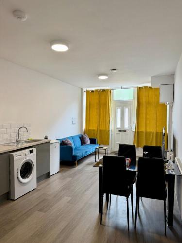 Kettering Apartment | Accessible Town Centre 1 bed Flat Kettering Wi-FI