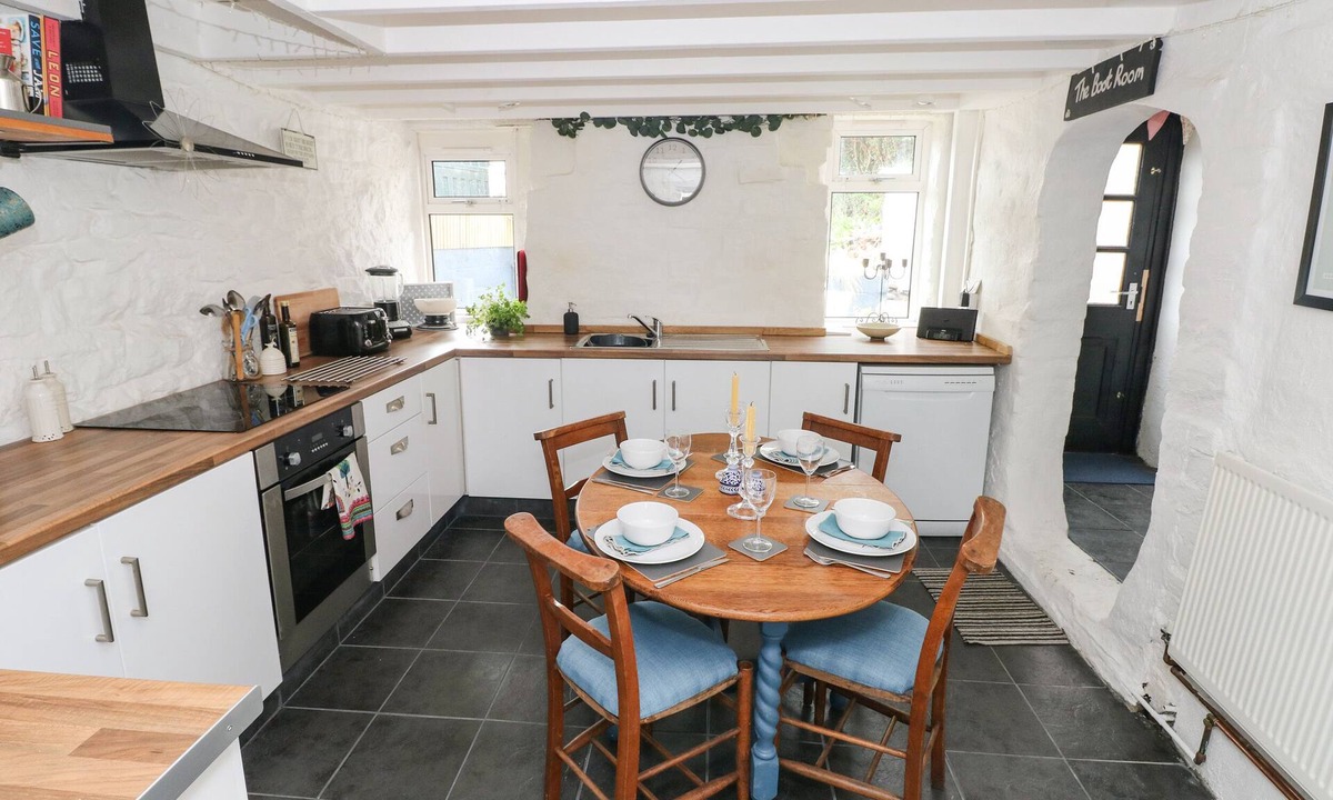 Brynamman Cottage | Albert House