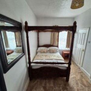 South Shore Hotel | Alexander's luxury rooms all en-suite, spa bath
