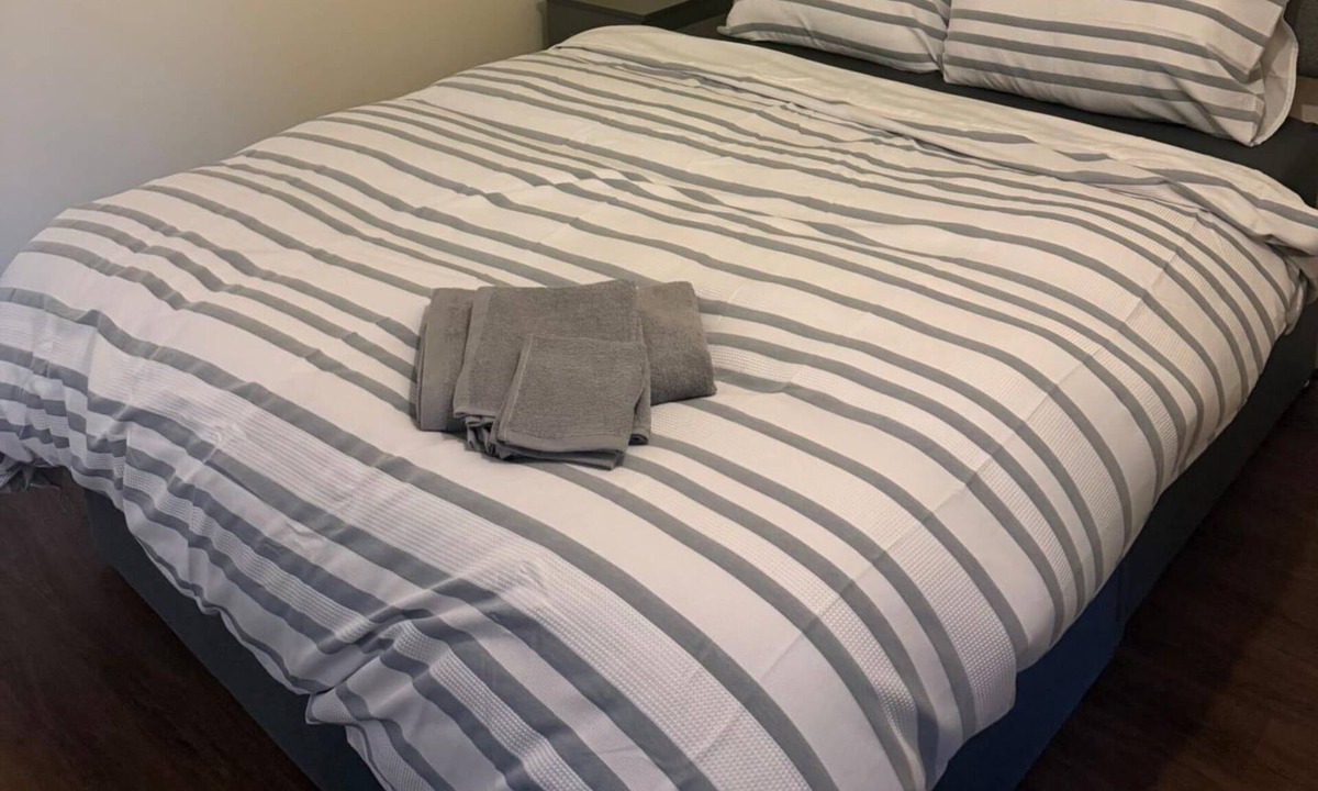 Leigh Apartment | Apartment Sleeps 2