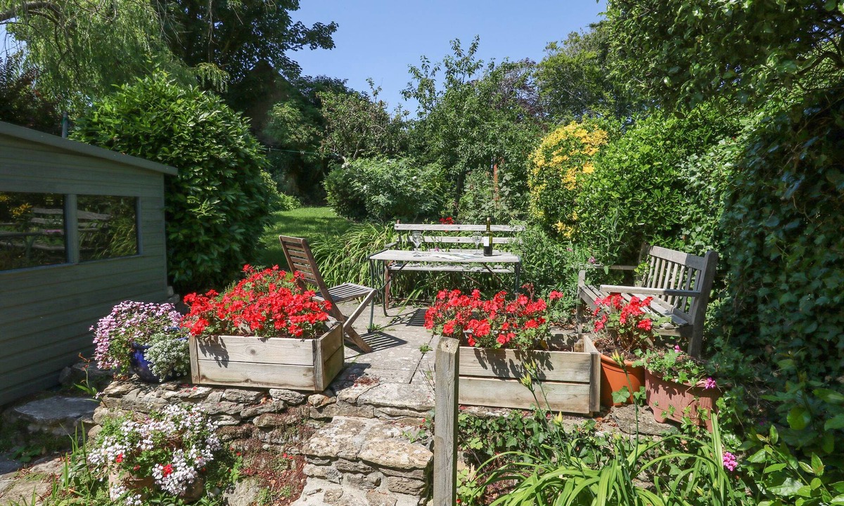 Burton Bradstock Cottage | Apple Tree Cottage