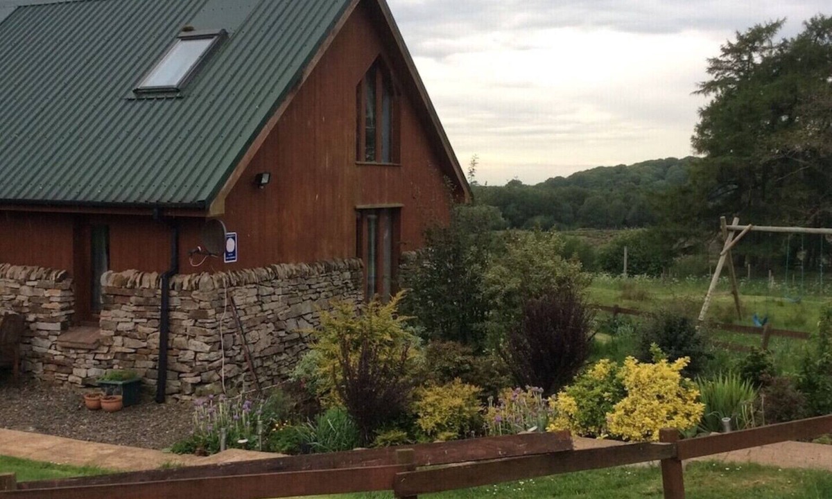 Farlam Cottage | Apr/May 2 nights min. amazon fire stick,pets welc. wine/chocs inc.