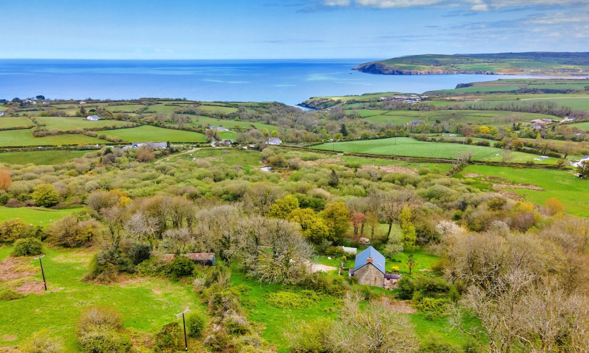 Dinas Cross Cottage | Arfron