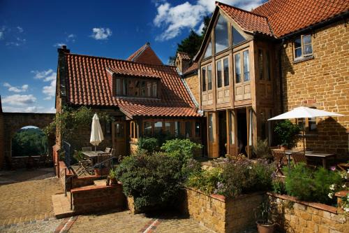Sibford Gower House | Aslan