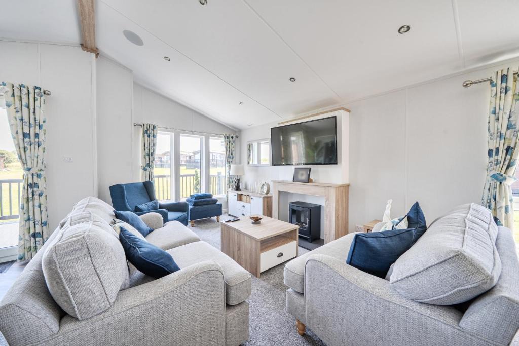 Mullacott House | Atlantic Breeze Luxury Lodge sleep 6