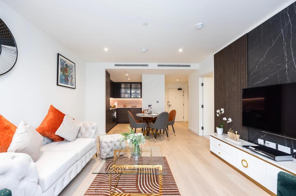 Docklands Apartment | Austin David Executive Royal Wharf