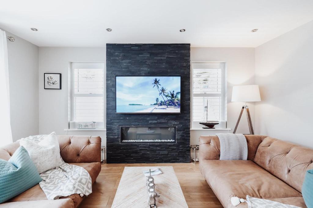 Canford Cliffs House | Bay Reach
