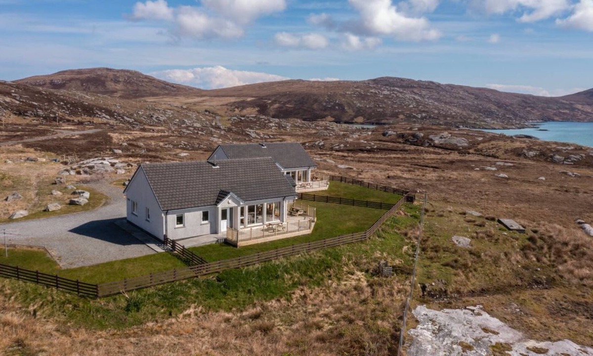 Aisgernis Cottage | Beachcombers, Daliburgh, Isle Of South Uist