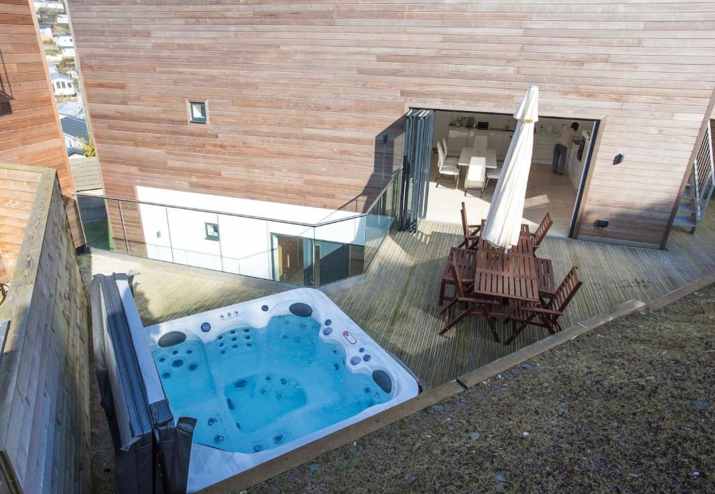 Challaborough House | Beachdown9