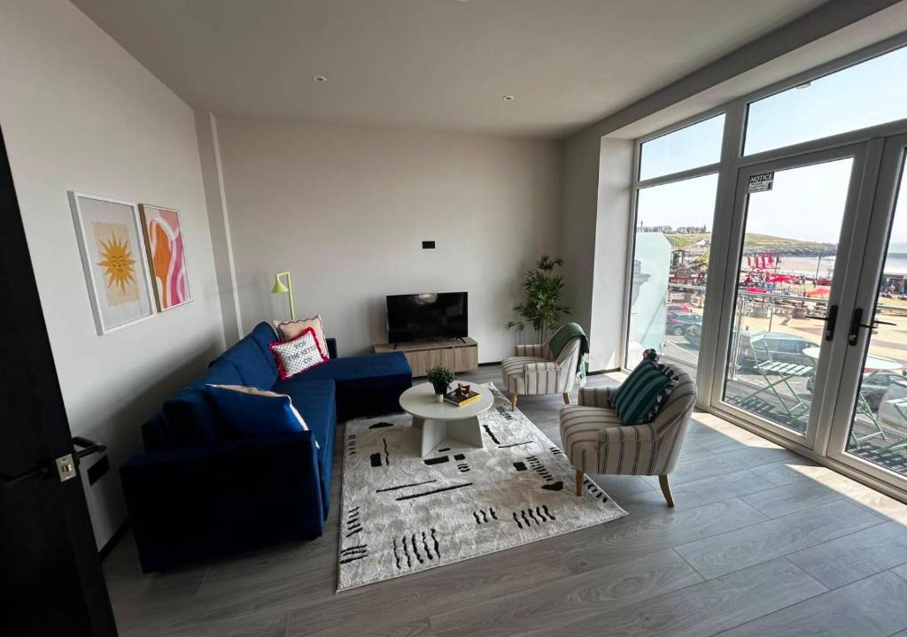 Barry Apartment | Beachfront 2-Bed Apartment on Barry Island