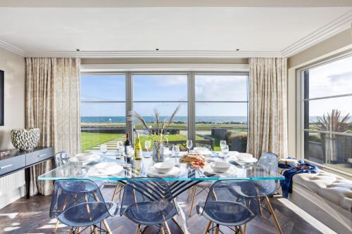 Beesands House | Beam Ends - Beachfront House, Parking, Allows Pet