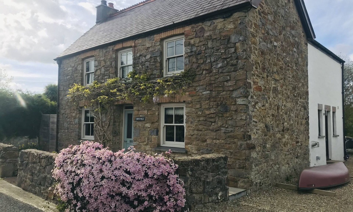 Haverfordwest House | Beautiful house within a Pembrokeshire estuary village