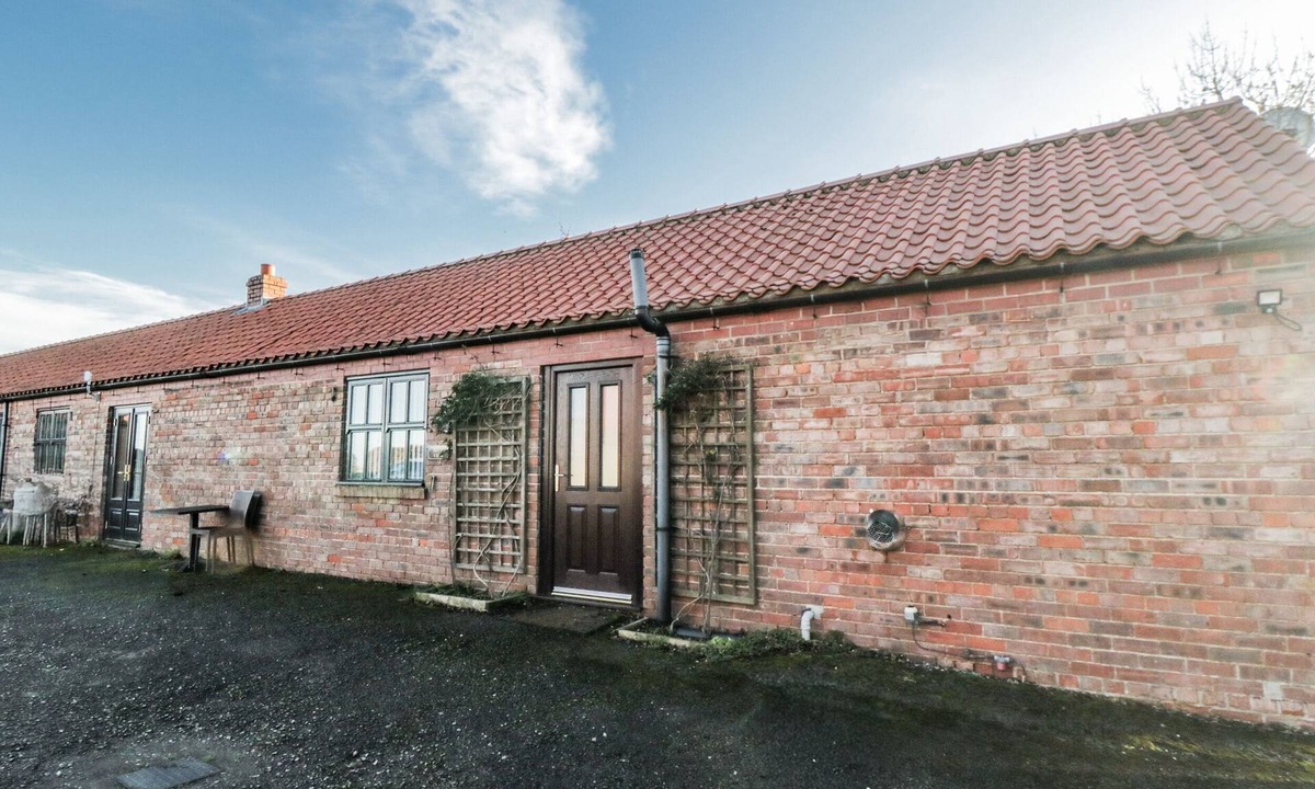 Sneaton Cottage | BECK VIEW, pet friendly, character holiday cottage in Whitby