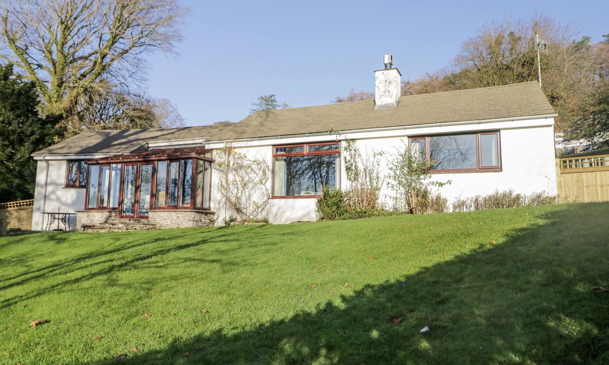 Levens House | BEECH BRAE, pet friendly, country holiday cottage in Levens